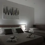 Azzisa Holidays Suite
