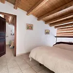 Tavola Tonda Apartament