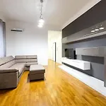 Casa Di Dada - Statua