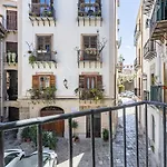 Piazza Pretoria & Quattro Canti Roomy Flats With Balconies