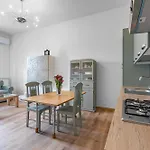 Botanical Gardens And Villa Giulia Lovely Apartments