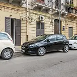 Corso Dei Mille Railway Apartment