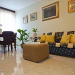 Lorenzo Guest Suite With Free Private Parking-- Cantieri Culturali