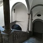 casa in palazzo Graffeo Eva