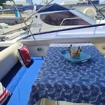 Desirè charming house boat