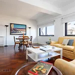Edward Apartment By Domusicily