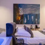 Four Luxury Suite
