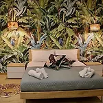 Avusa Home