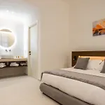 Nora\'S Suites