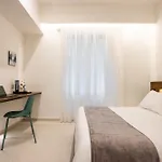 Nora\'S Suites
