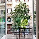 G Cave 125 Boutique Apartment