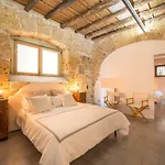Stylish Home In Front Of Casa Professa