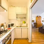 Charming Apartment In The City Center By Wonderful Italy
