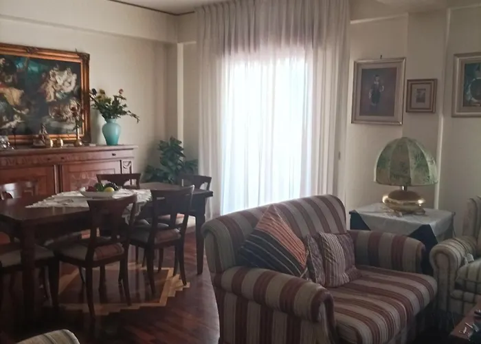 Signorile Appartamento In Condominio Rallo