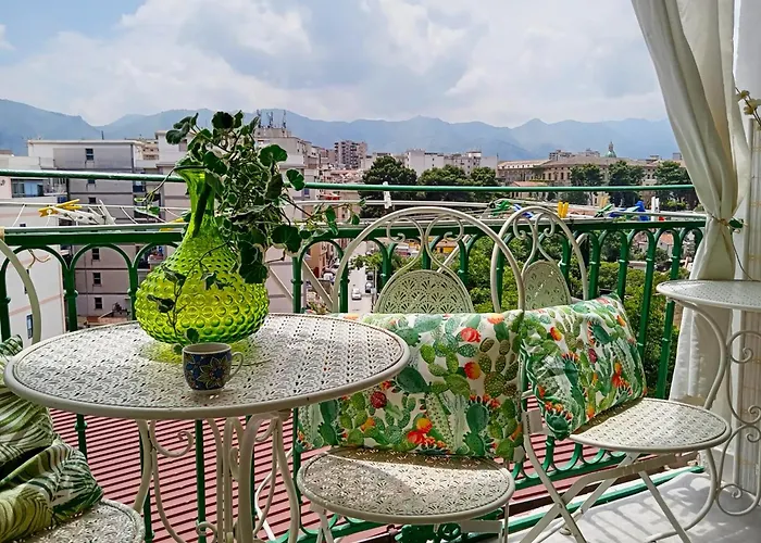 Casa Amari Alla Zisa Hostel