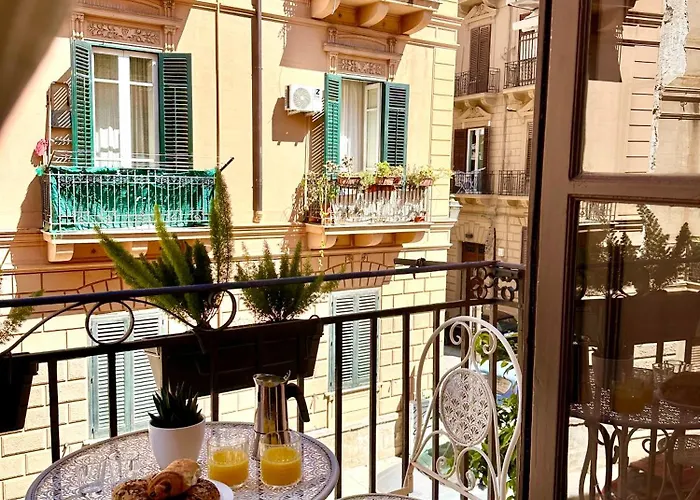Kalsa Baroque Apartment