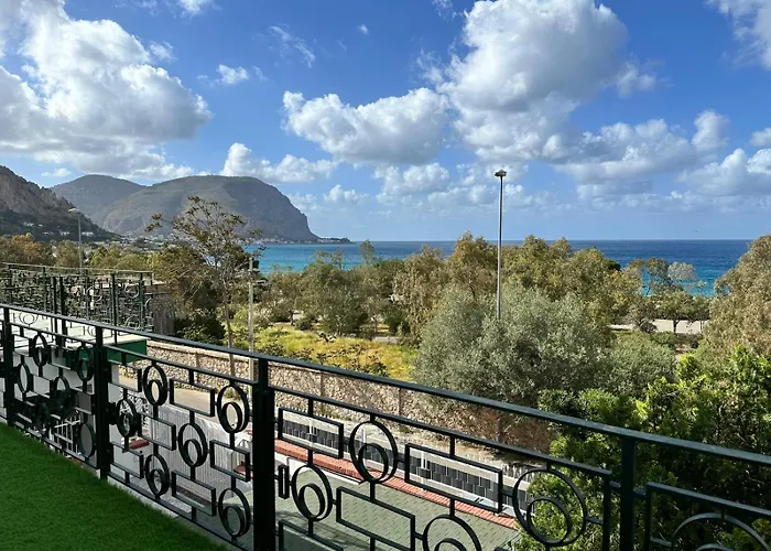 Addaura Luxury Apartment