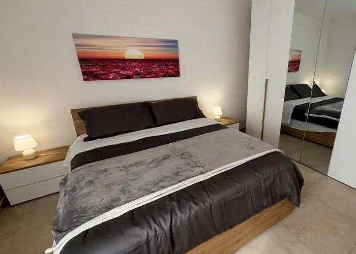 Home Liuccia