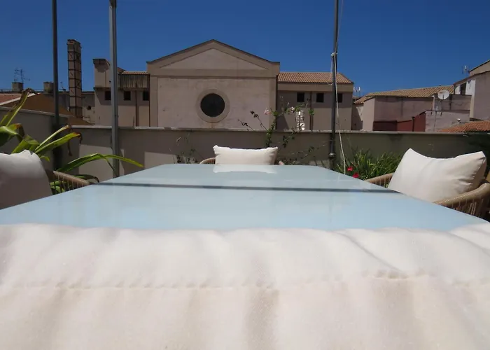 Sunny Loft With Terrace And Jacuzzi In The City Centre