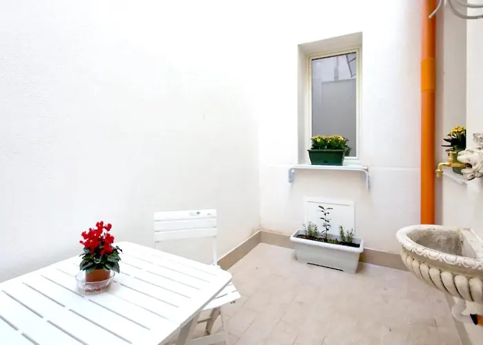 Apartment Piazzetta Nicolo Tudisco 1