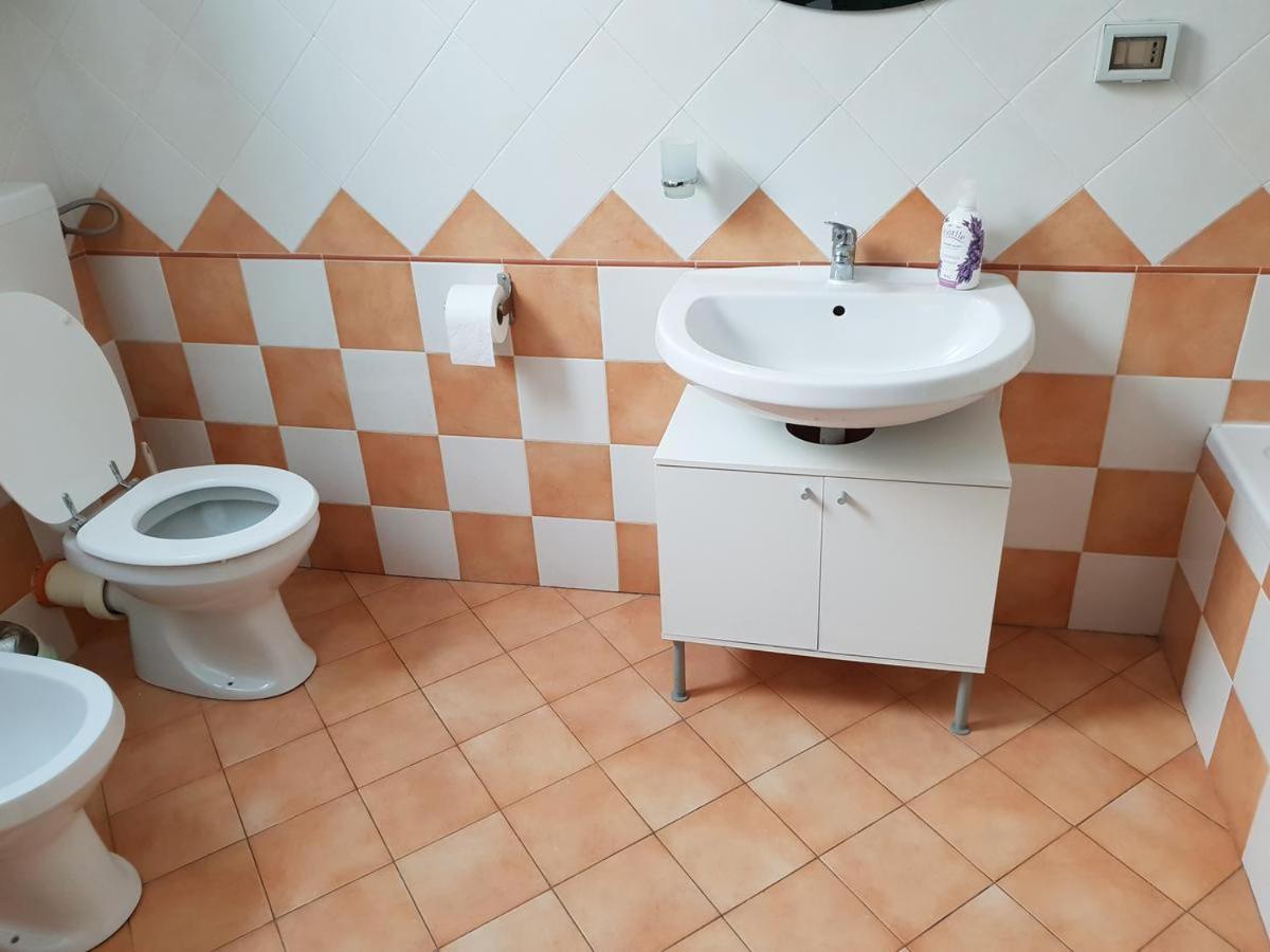 Stanze Di Leo *