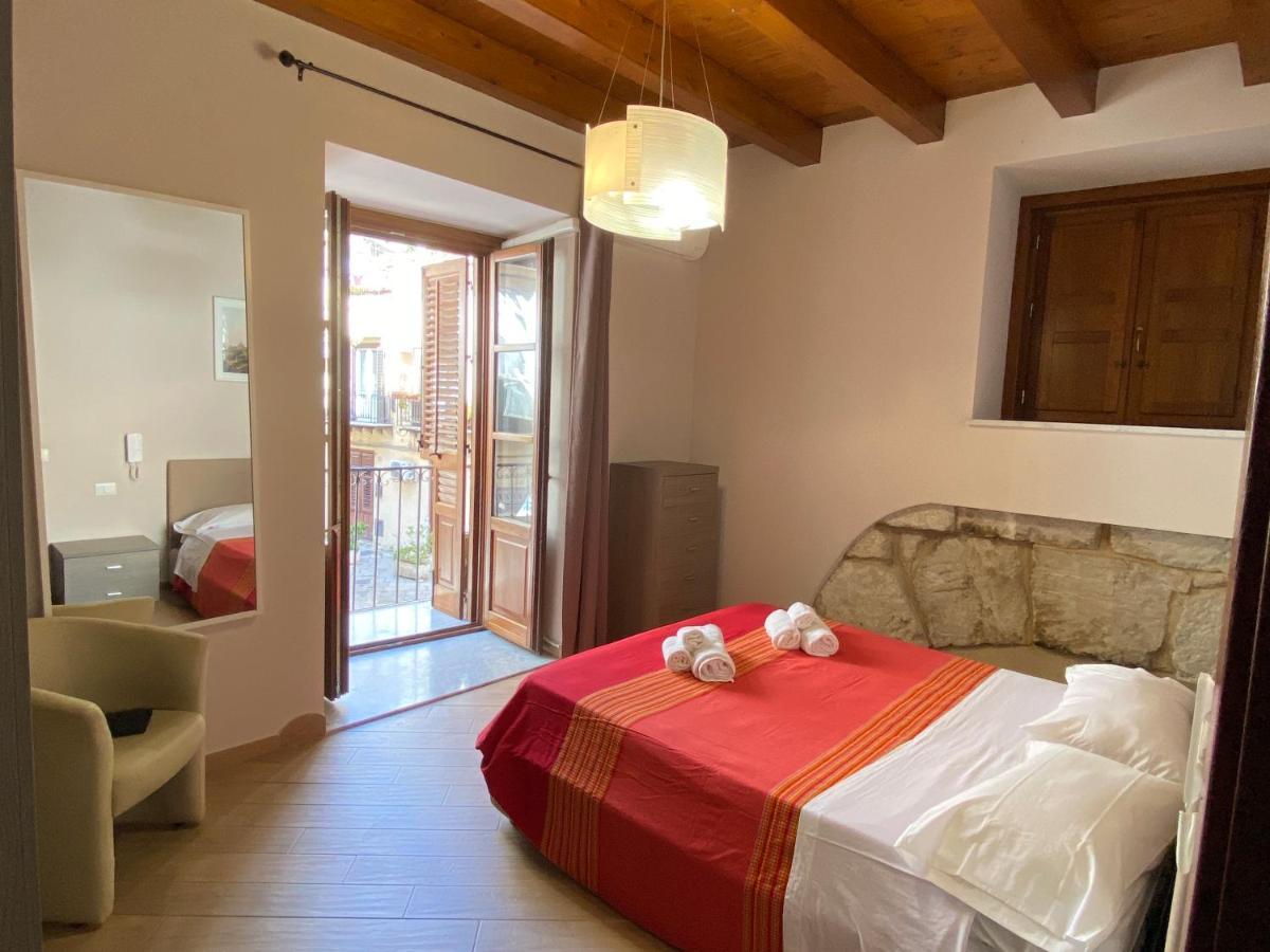 Housemilia Casaprofessa Ferienhaus Palermo