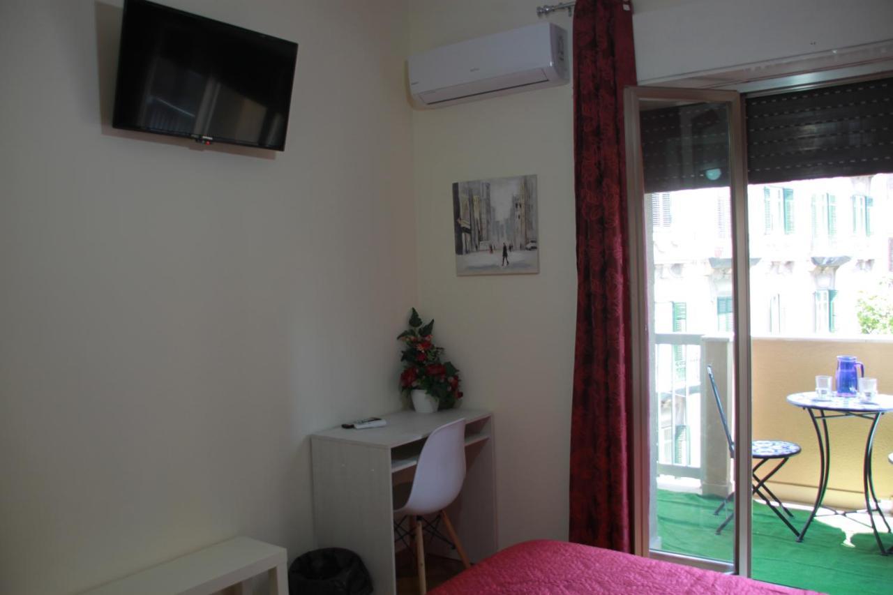 Alexander-room&breakfast 2* Palermo