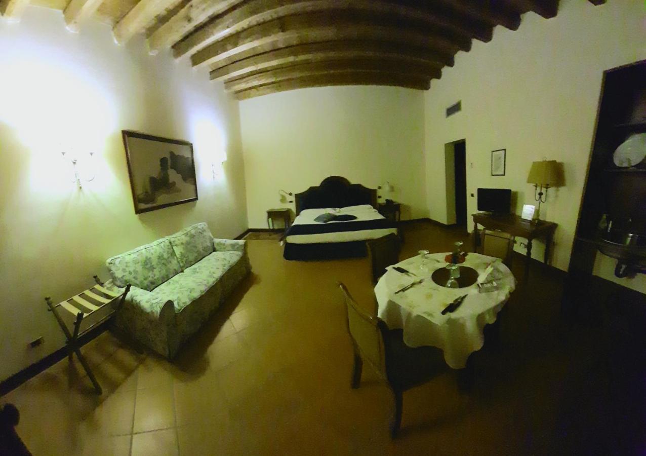 Lampedusa Aparthotel Palermo