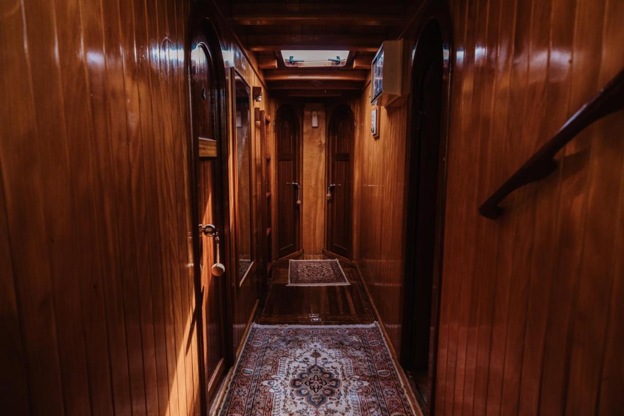 Sicily Sea Charter Hande Capo Galera Botel