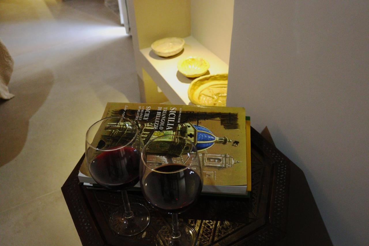Palazzo Cuto & Charme Apartment *