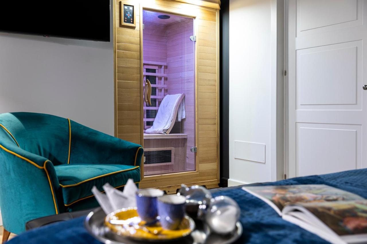 Vespri Luxury & *