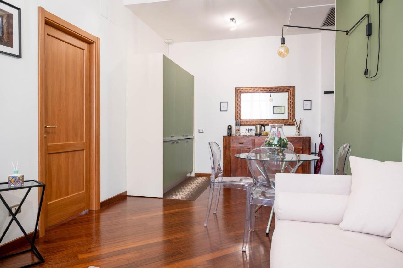 The Door Apartment *
