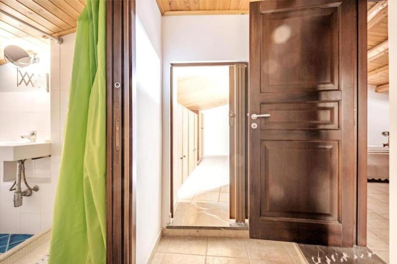 Tavola Tonda Apartment