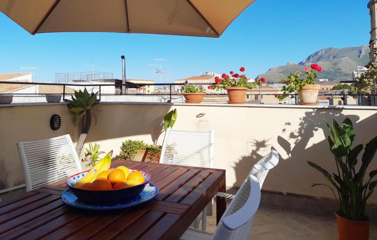 Terrace With View Attic In Old Town Ballarhome Appartamento