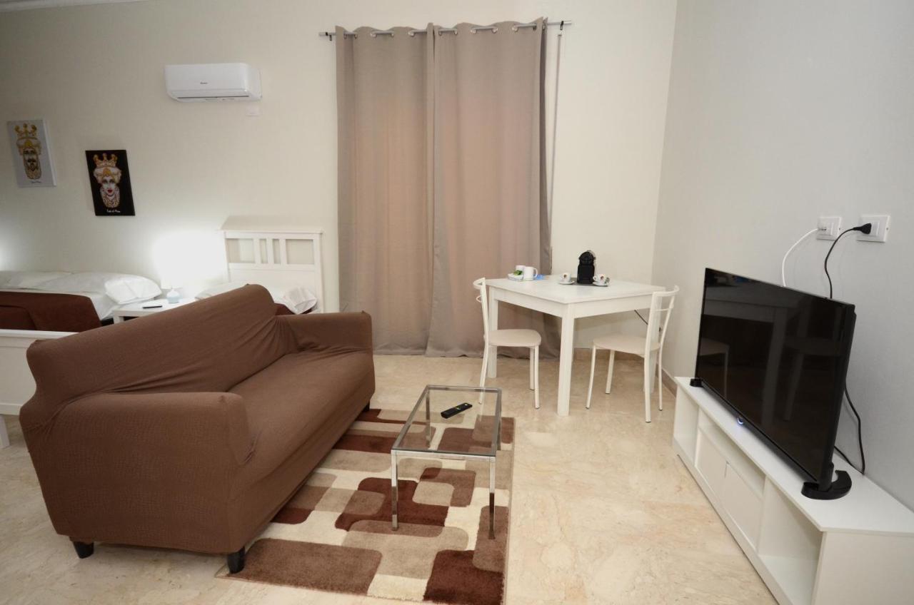 La Casa Del Moro - Al Politeama