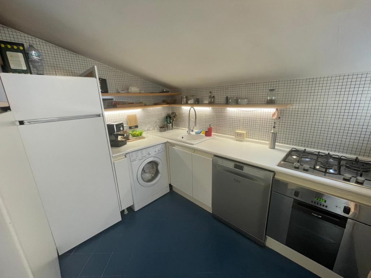 Design In Center With Terrace Apartment
