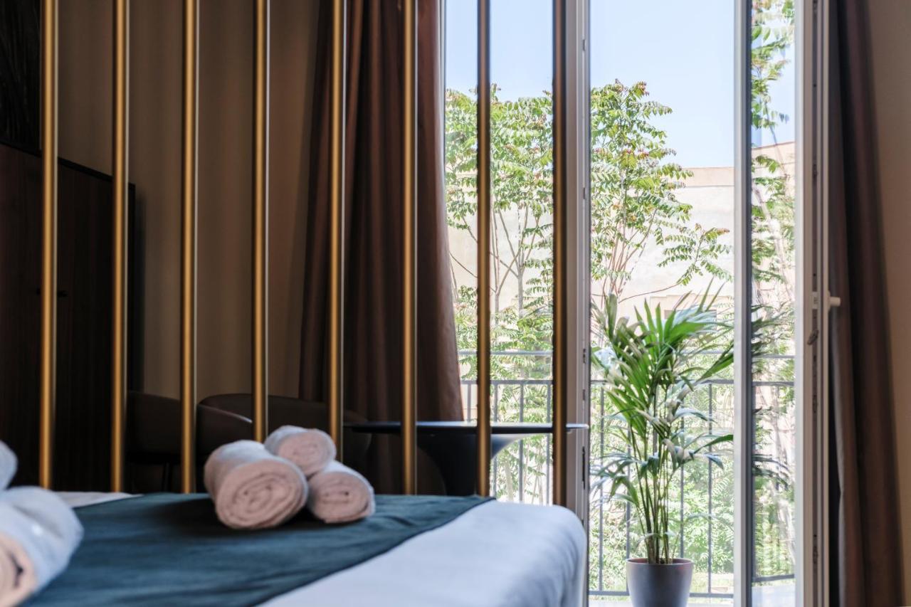 Aquasuite - Luxury Experience & *