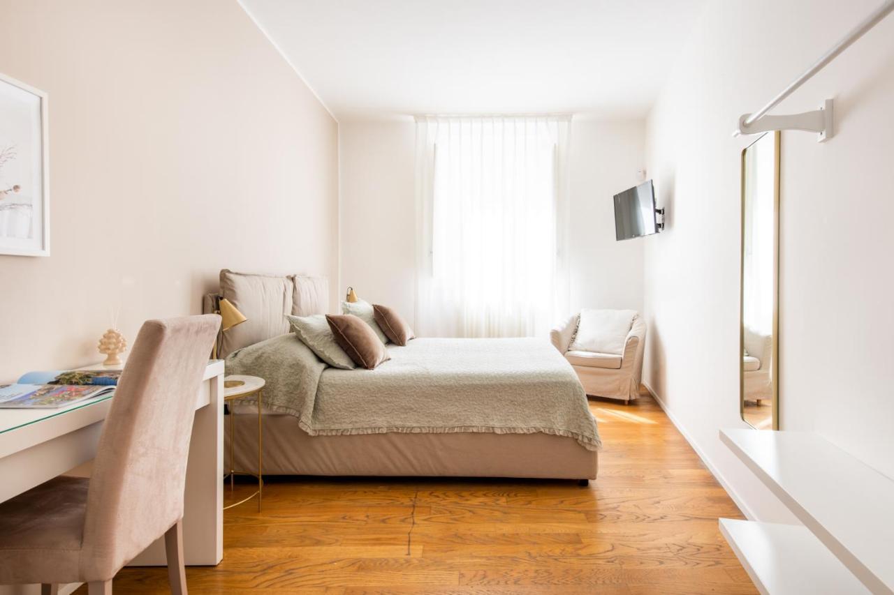 Moncada & Bed & Breakfast 2*