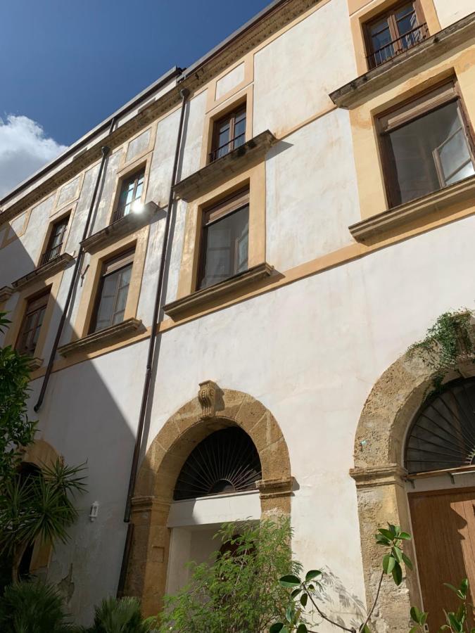Palazzo Resuttana Apartment