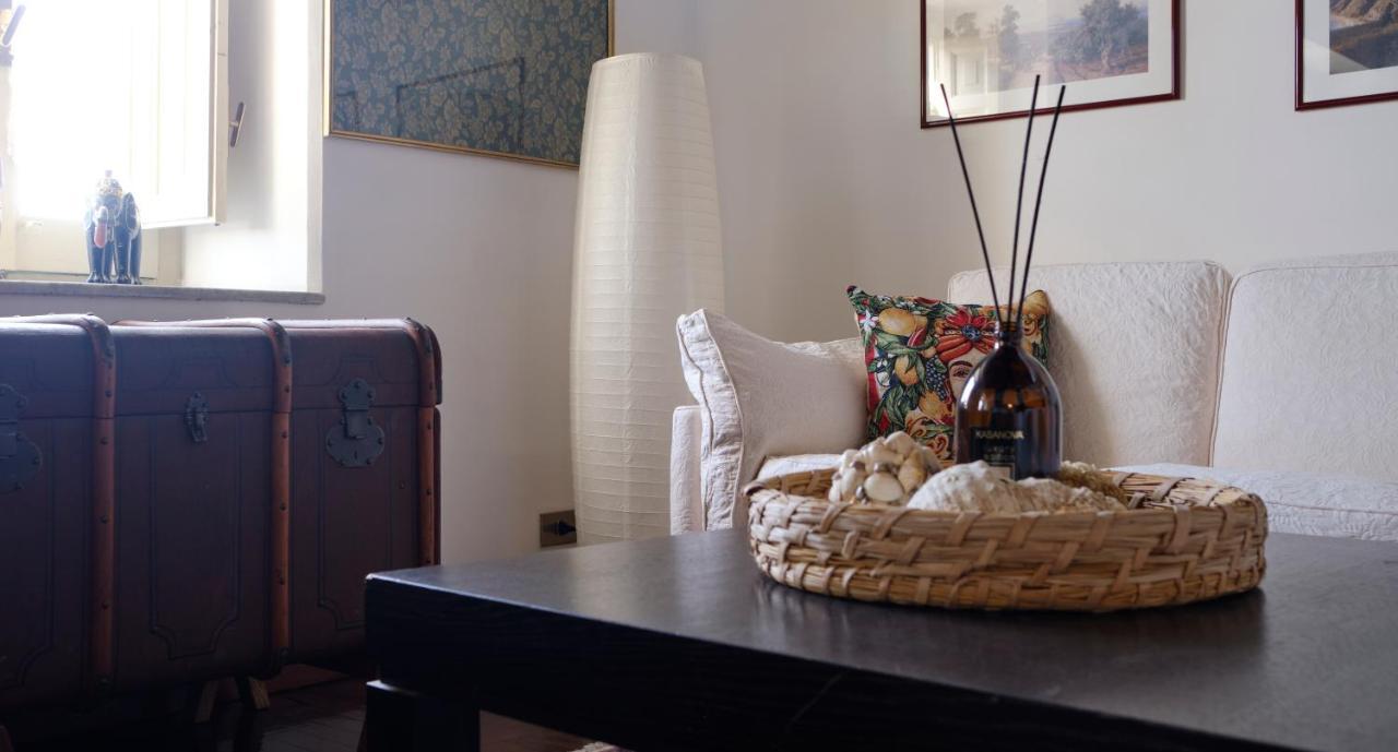Attico Con Terrazza Sul Porto Apartment