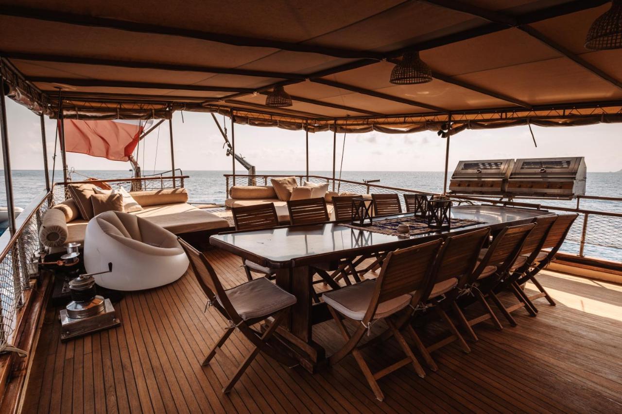 Sicily Sea Charter Hande Capo Galera Botel