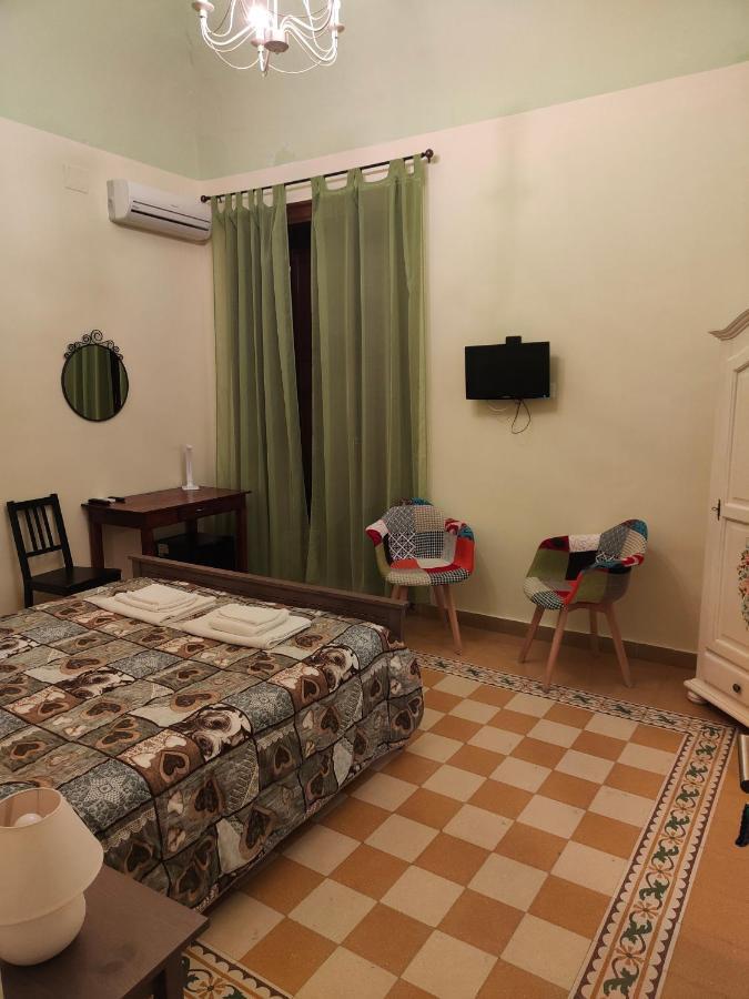 Acomodação com café da manhã  Palazzo Corvino 3*