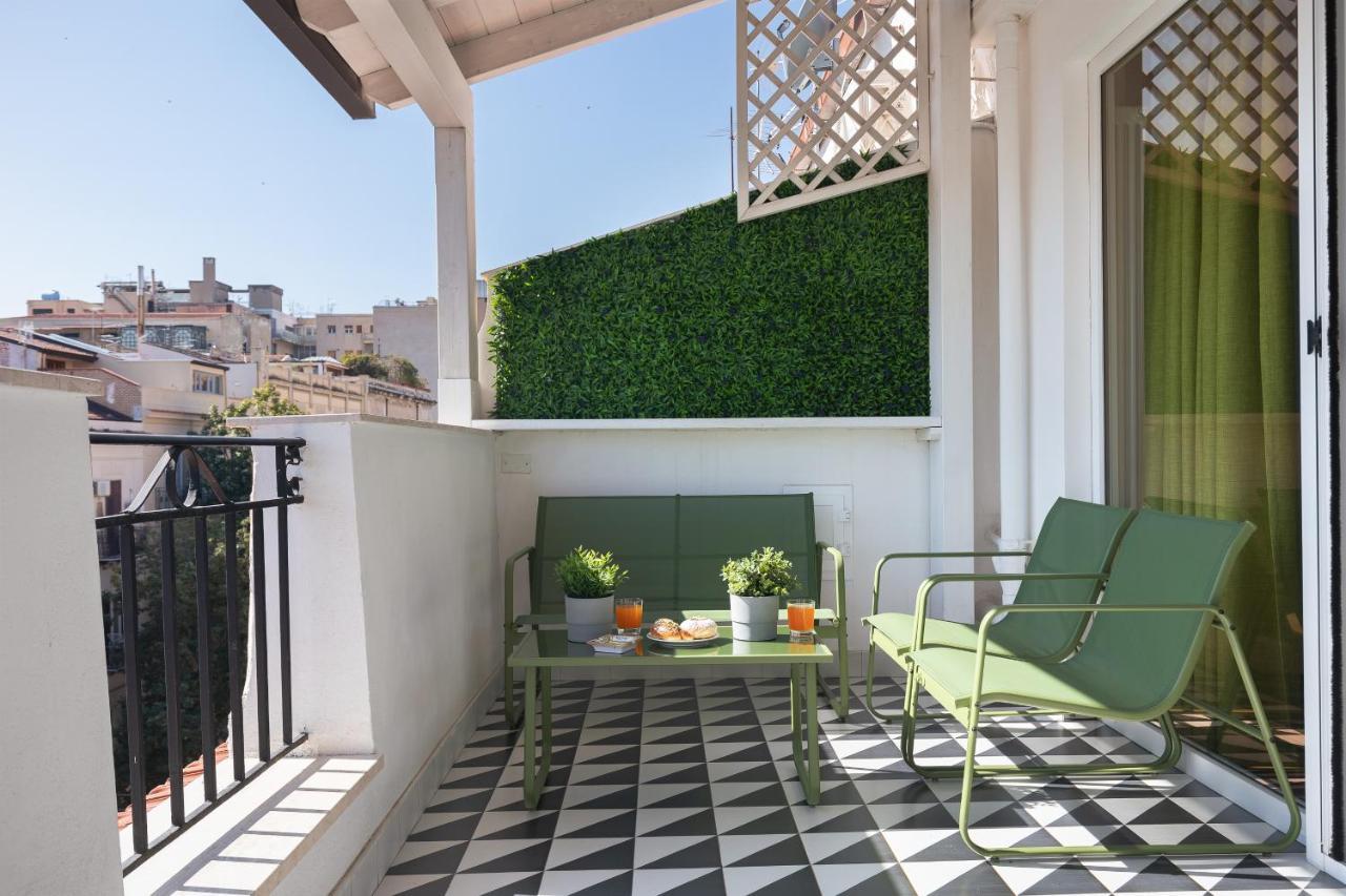 Archimedes Luxury With Terrace Apartment