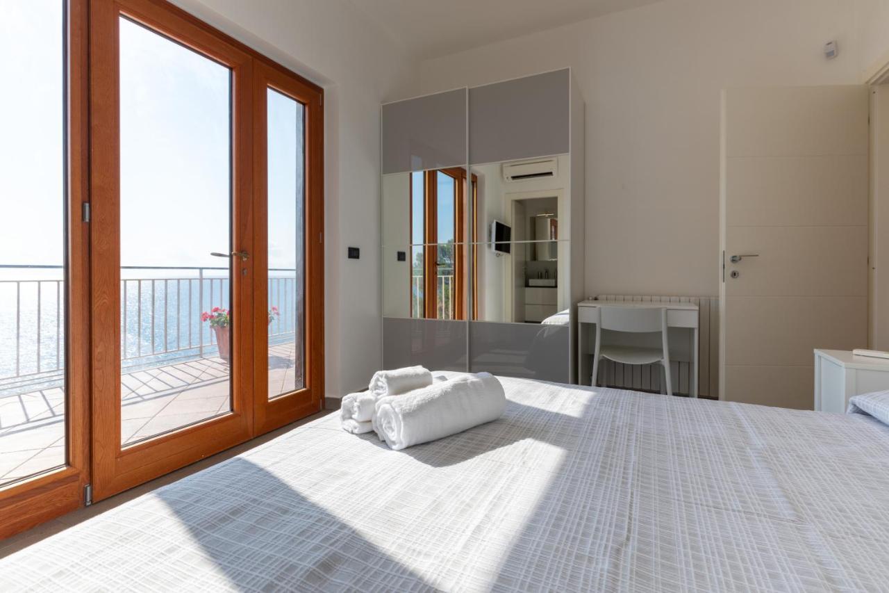 In Con Accesso Al Mare, Vista Mozzafiato Apartment *