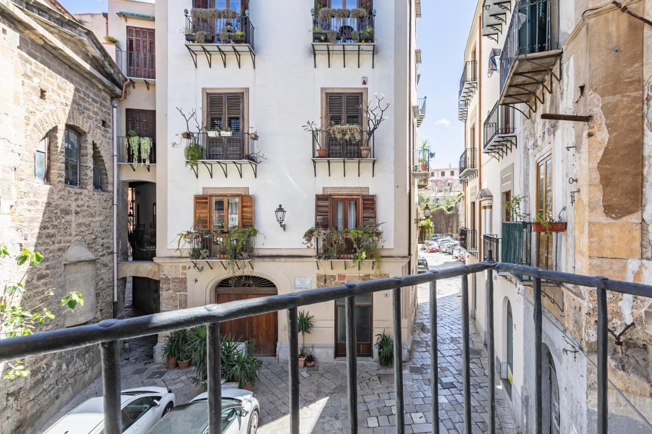 Piazza Pretoria & Quattro Canti Roomy Flats With Balconies