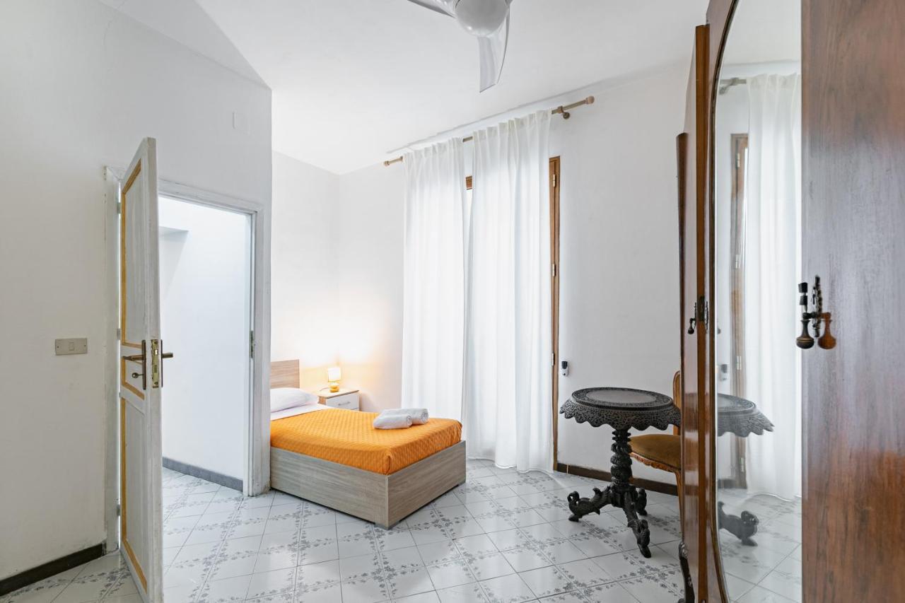 Piazza Pretoria & Quattro Canti Roomy Flats With Balconies Apartment Palermo