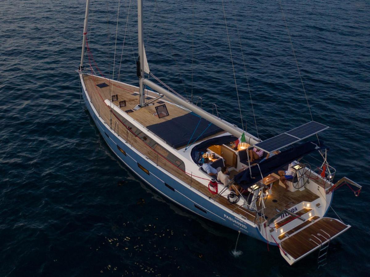 Hydra Boat And Breakfast * Palermo
