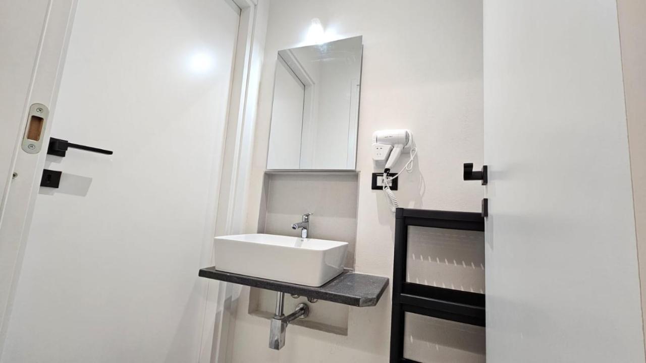 Masculu & Fimmina Apartment