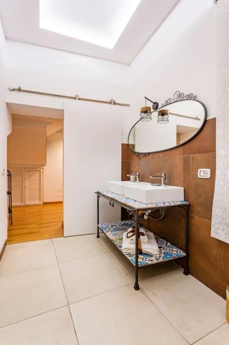 Apartment Alle Antiche Mura Del Mercato Di Ballaro Palermo