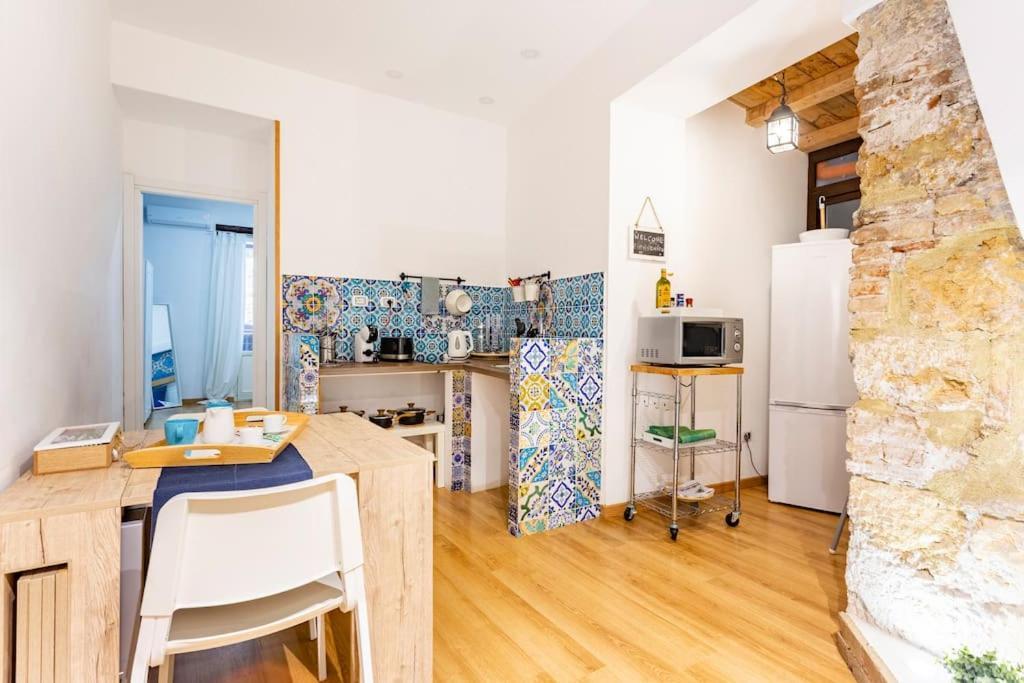 Alle Antiche Mura Del Mercato Di Ballaro Apartment